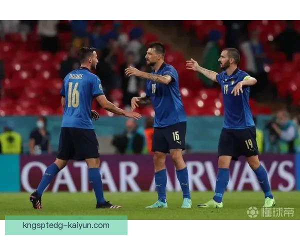 阿切尔比防守站位持续保持稳定状态，成为球队后防中坚力量