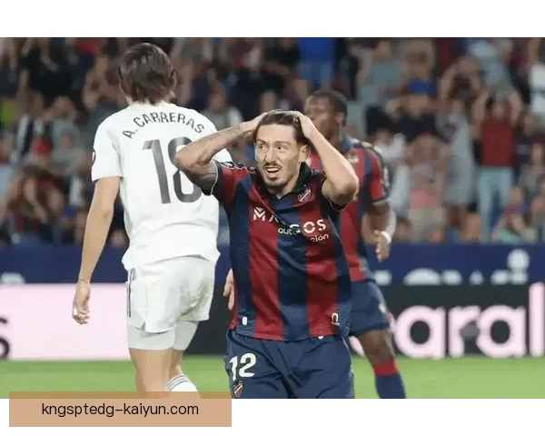 罗梅罗近期头球威胁明显，状态回暖备受关注